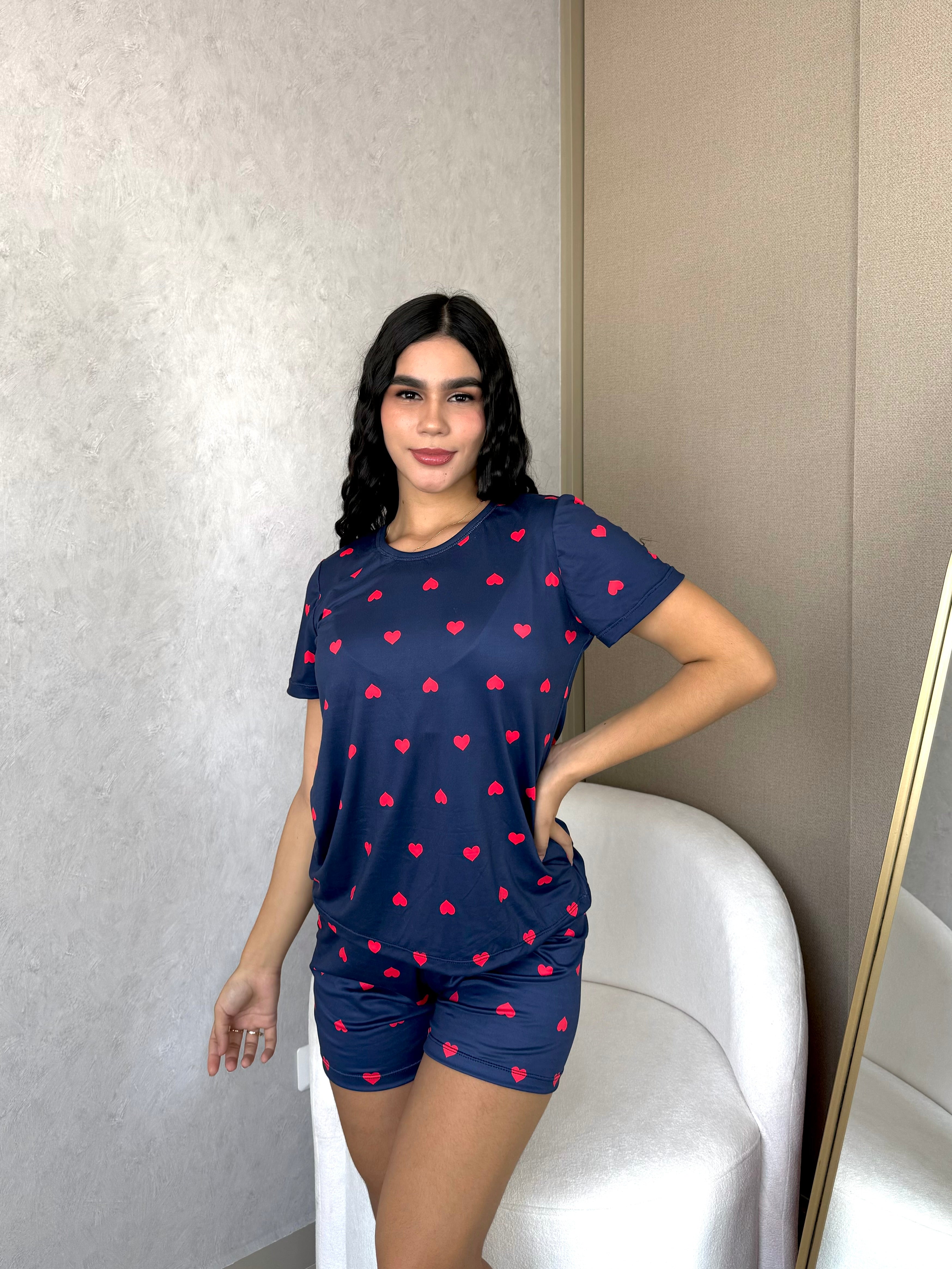 Pijama Referencia Total Estampado Azul Oscuro Corazones Rojos