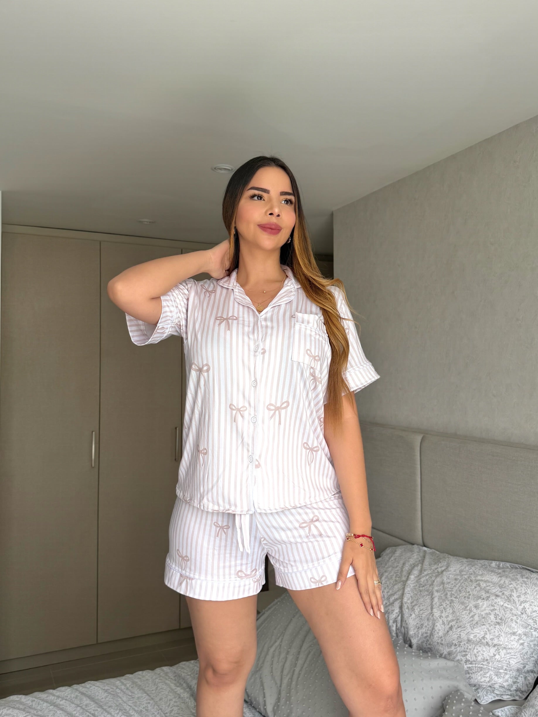 Pijama Referencia Botones Rayas Beige