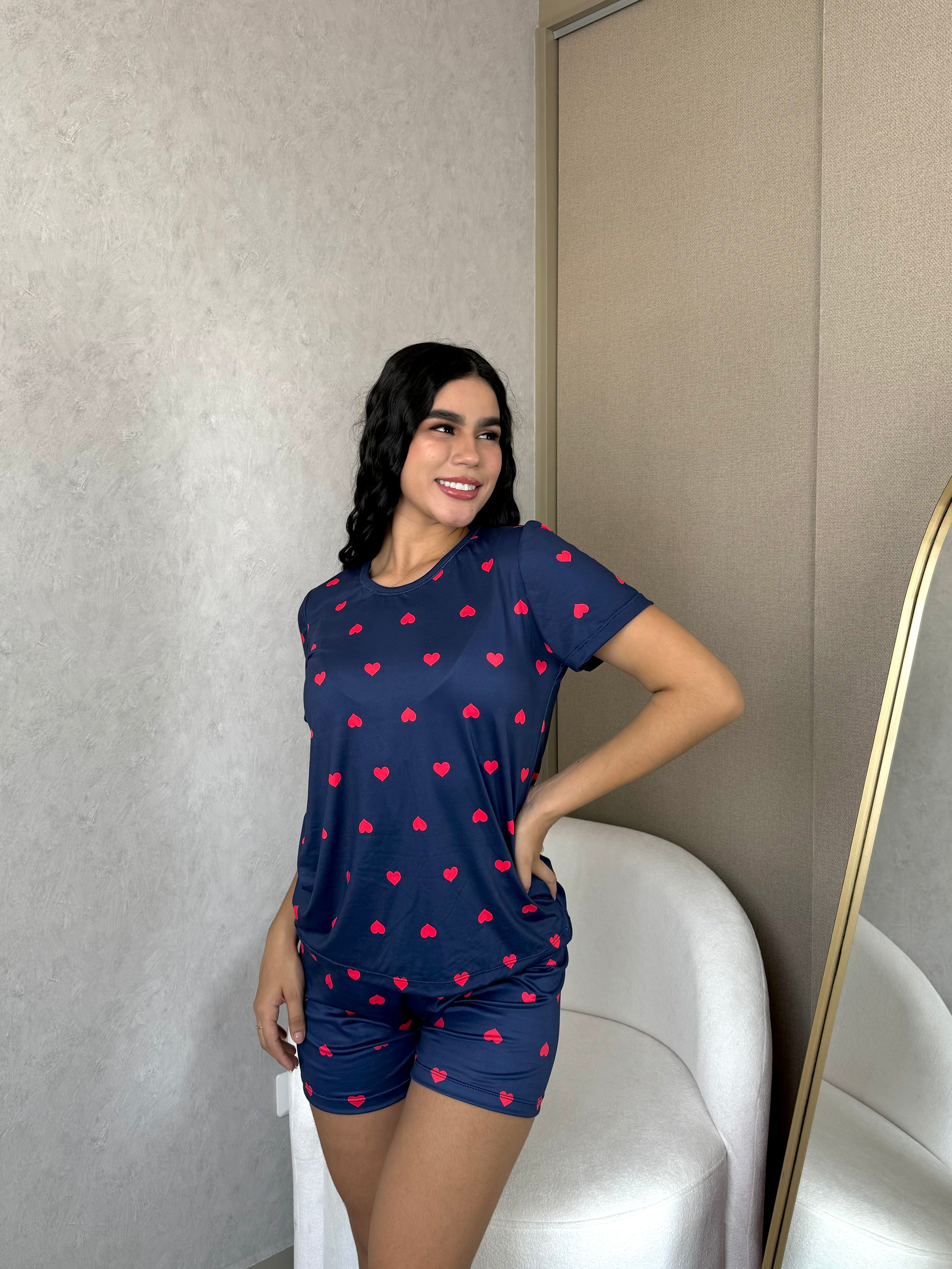 Pijama Referencia Total Estampado Azul Oscuro Corazones Rojos