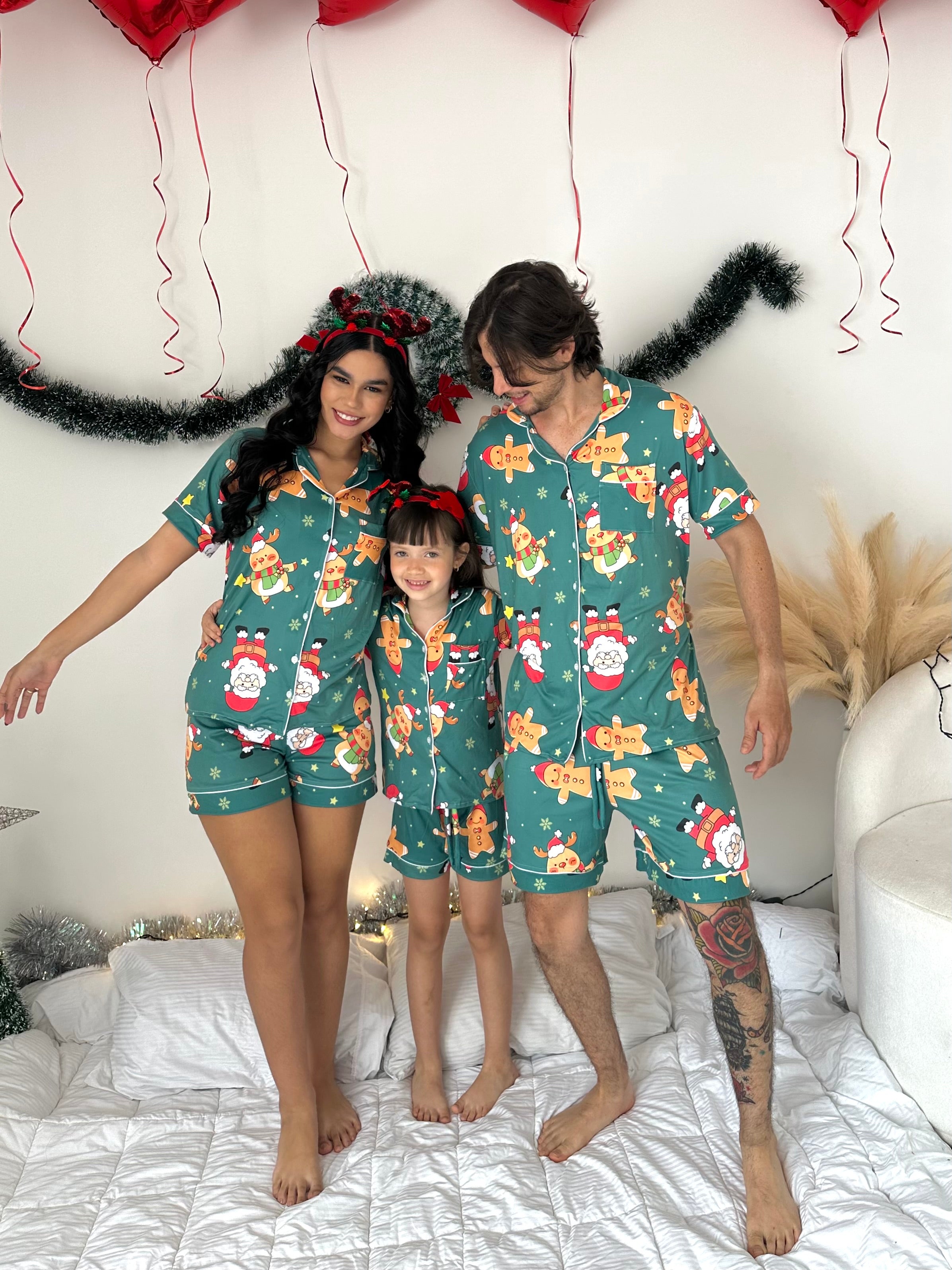 Pijama navideña de NIÑO botones PANTALONETA referencia RENO VERDE