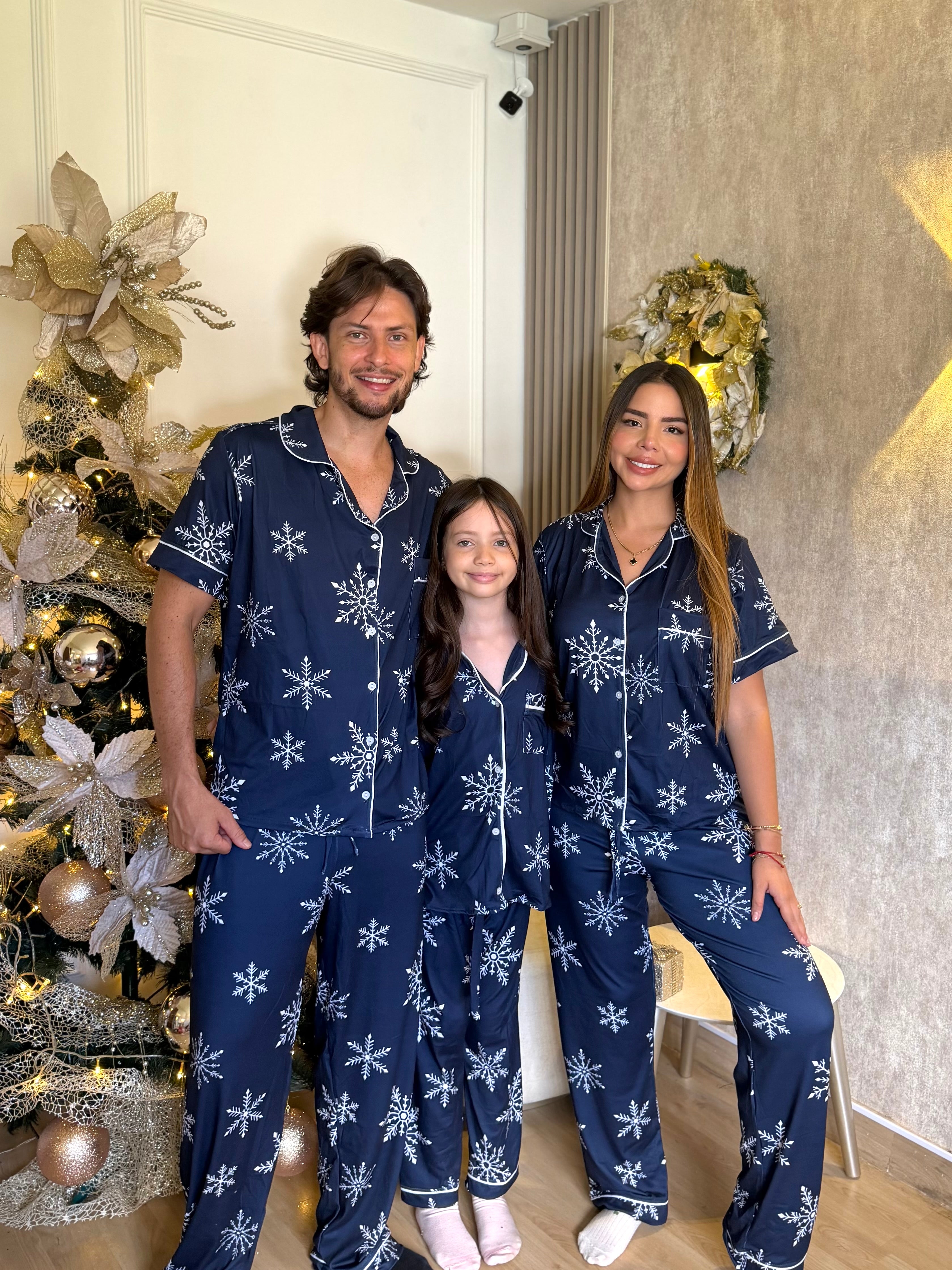 Pijama Navideña de dama botones Pantalón referencia Copo Navideño
