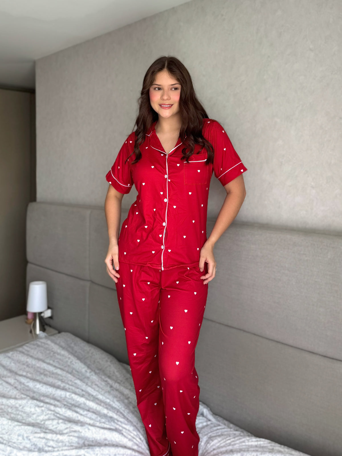 Pijama Botones Pantalón Referencia Corazones Rojos