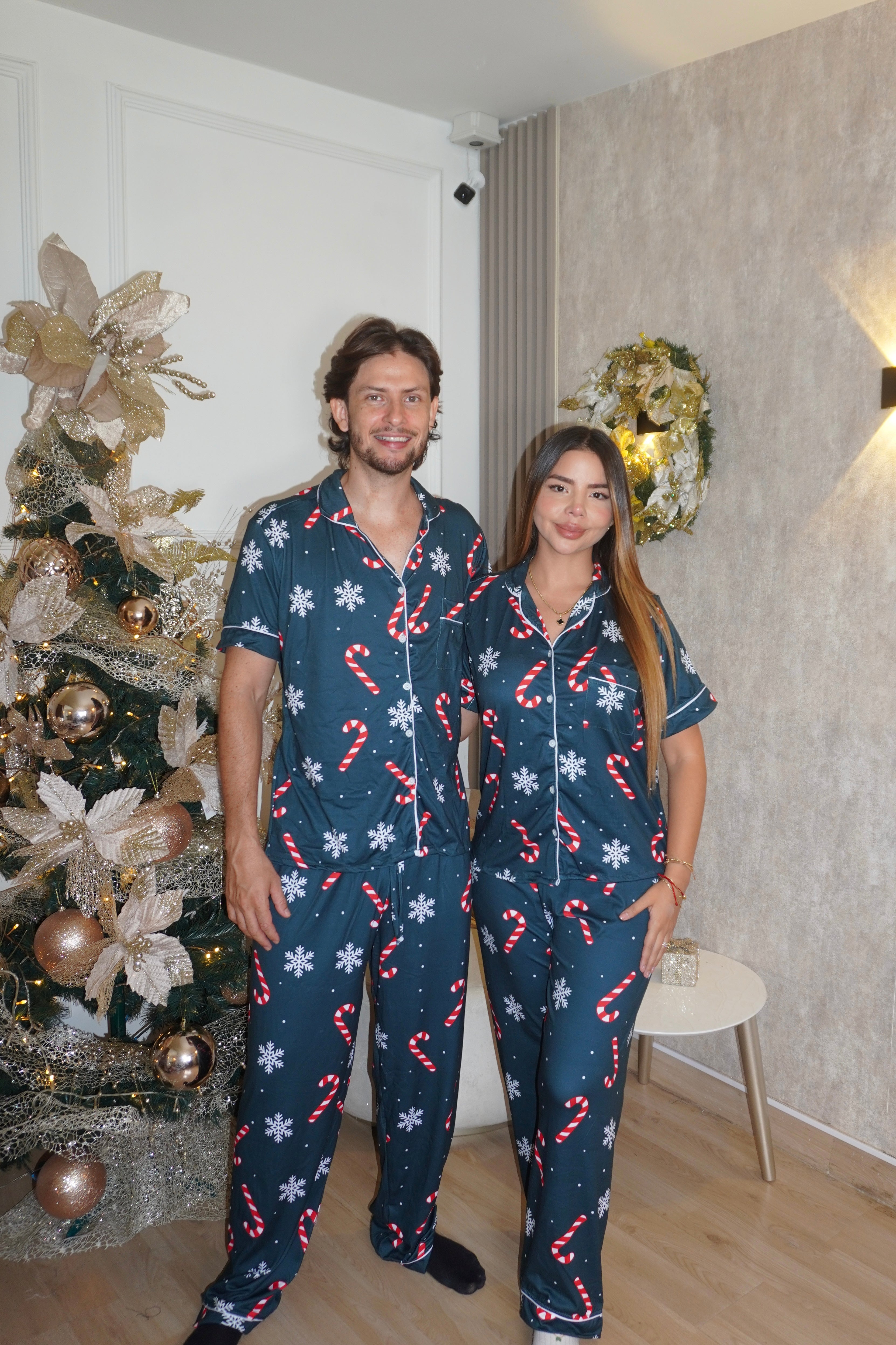 Pijama Navideña de Dama botones Pantalón referencia Galleta Verde Navideño